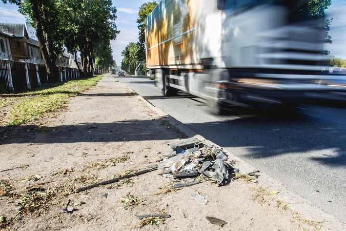 Per avariją Kaune sužeistus žmones iš automobilių vadavo ugniagesiai