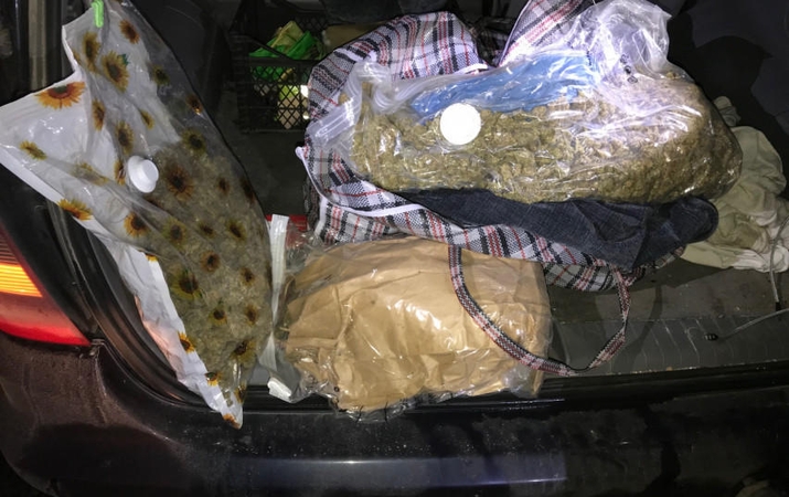 Teismui perduota tris kilogramus narkotikų gabenusio vyro byla