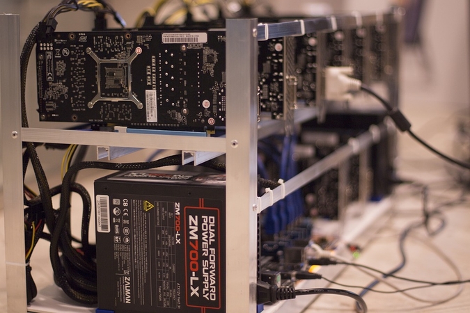 Dėl kriptovaliutų populiarumo daugėja elektronikos atliekų