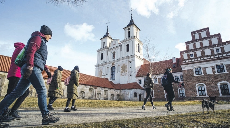 Sintezė: vis daugiau lietuvių laisvalaikiu renkasi žygius, kurių metu ne tik mėgaujasi gamta, bet ir siekia pamatyti dar neatrastus Lietuvos kampelius.