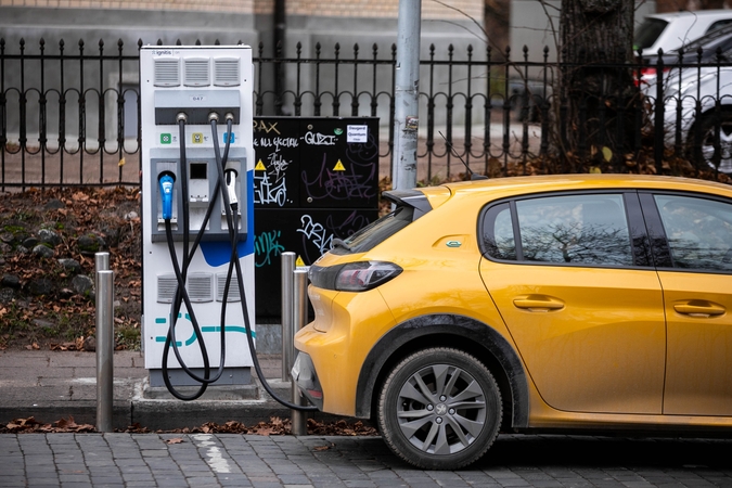 Panevėžyje pavogti elektromobilių įkrovimo stotelių kabeliai