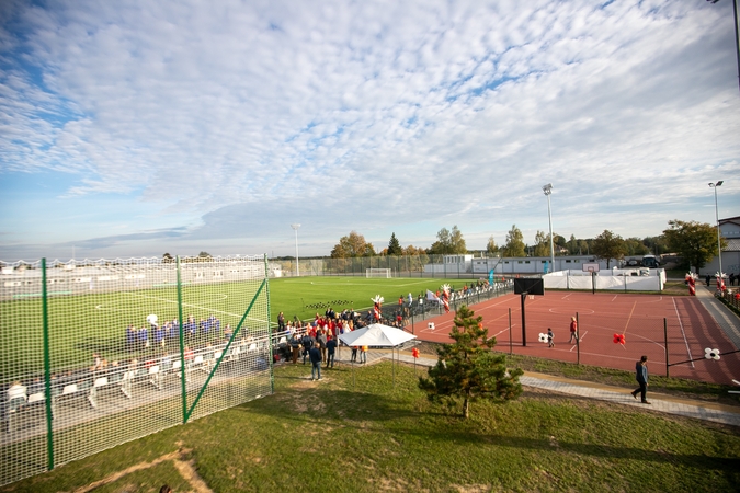 Bendruomeniškumas: naujasis stadionas skirtas profesionalams, jauniesiems futbolininkams, Garliavos Adomo Mitkaus pagrindinės mokyklos moksleiviams ir visiems, mėgstantiems aktyvų laisvalaikį.