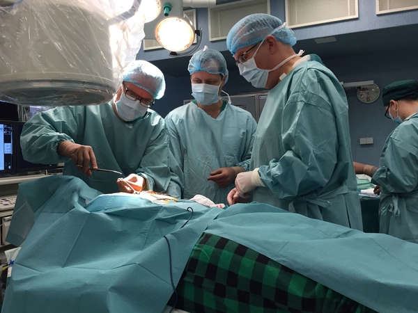 Kauno klinikų medikai paaugliui grąžino įprastą gyvenimą: ligą išdavė skausmas krūtinėje