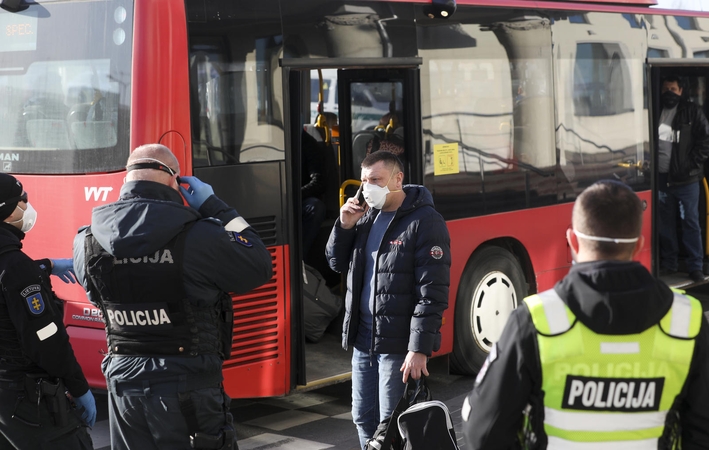 Pirmadienį dėl karantino draudimų nesilaikymo policija išrašė 82 protokolus 