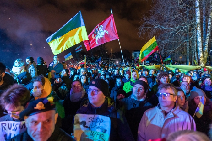 Vilnius nušvis mėlynai ir geltonai: kviečia į Ukrainos palaikymo renginius