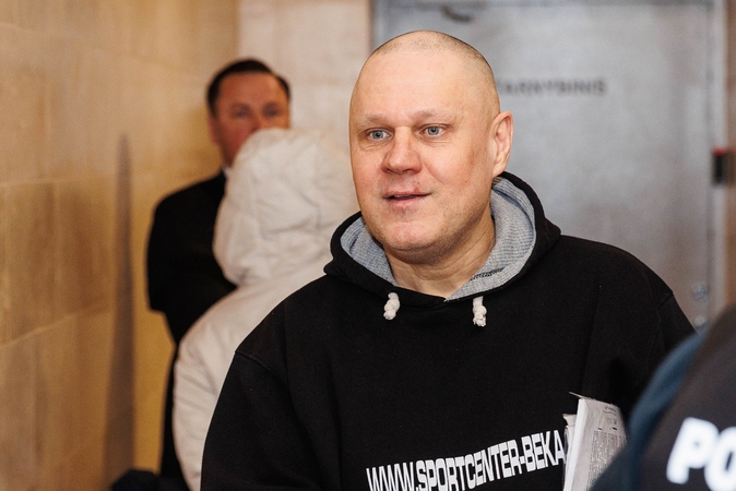 Teismas išteisino Algimantą Ulvidą dėl keturių nepilnamečių tvirkinimo