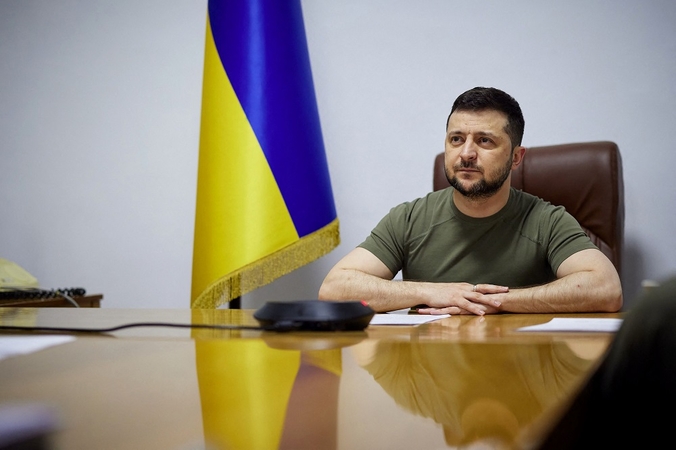 V. Zelenskis prakalbo apie sėkmę fronte: žingsnis po žingsnio judame į priekį
