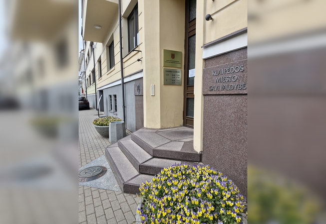 Teisė: asmenys, norintys gauti pirminę teisinę pagalbą, turi kreiptis į savivaldybės, kurioje gyvena, vykdomąją instituciją, šiuo atveju – į Klaipėdos savivaldybę.