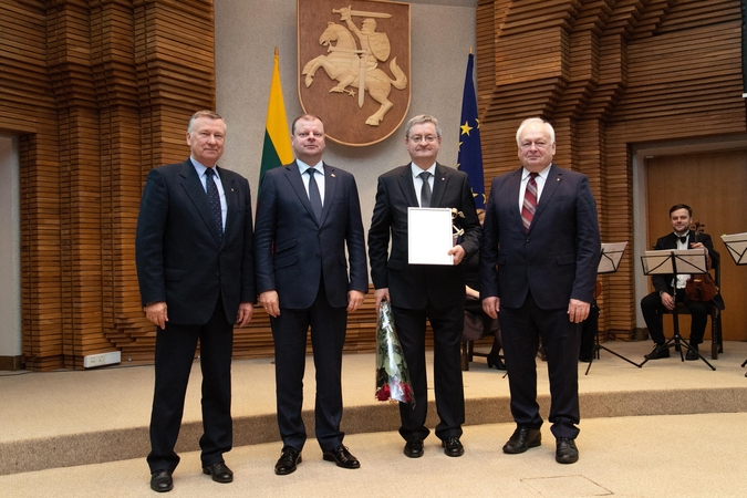 Aukšti apdovanojimai – „Marijampolės pieno konservams“ ir A. Tarnauskui