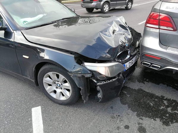 Klaipėdoje prie geležinkelio stoties susidūrė automobiliai