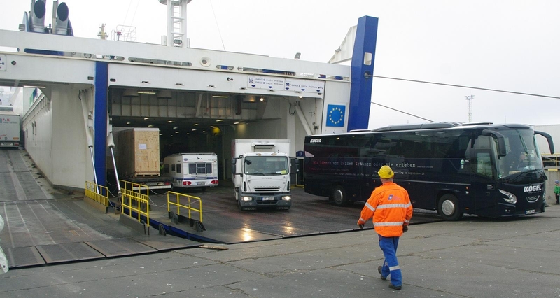 Darbas: nemaža dalis jūrininkų dirba keltuose, kurie priklauso danų kompanijai DFDS, bet plaukioja su Lietuvos vėliava.