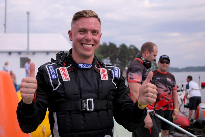 F2 vandens formulių sezono starte – bronzinis E. Riabko finišas