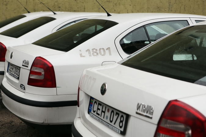 Varžėsi dėl policijos automobilių