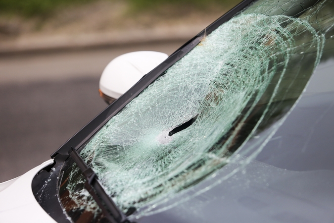 Sostinėje automobilis partrenkė keliu ėjusią moterį