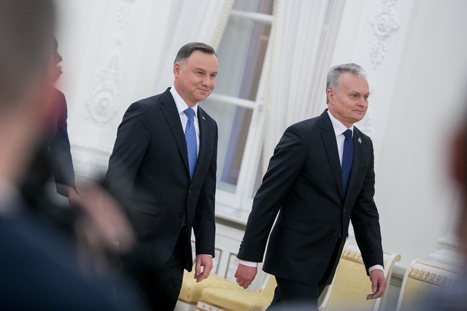 Andrzejus Duda (kairėje) ir Gitanas Nausėda