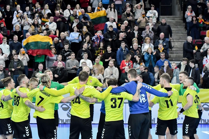Lietuvos rankininkų rinktinė iškovojo pirmą pergalę Europos čempionato atrankos turnyre