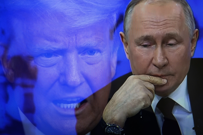 Donaldas Trumpas (kairėje) ir Vladimiras Putinas