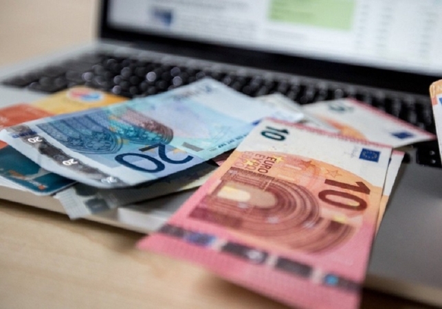 Sukčiai vieną vyrą įkalbėjo parduoti butą, iš kito išviliojo beveik 40 tūkst. eurų