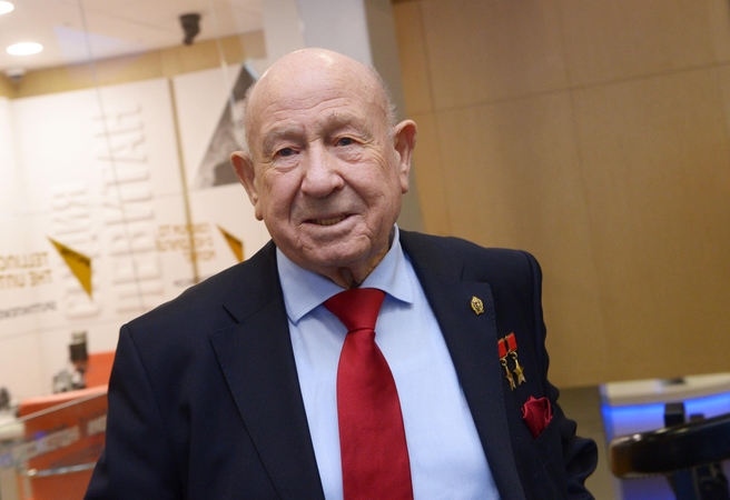 Aleksejus Leonovas