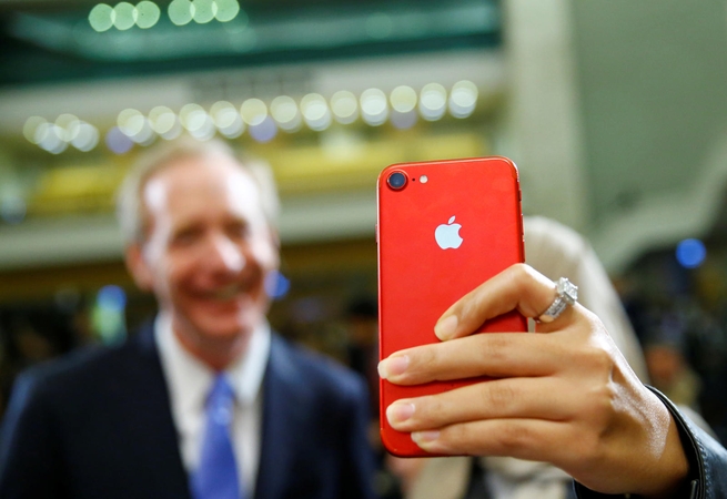Pradėjo tyrimą dėl „Apple“ planuojamo „iPhone“ modelių senėjimo