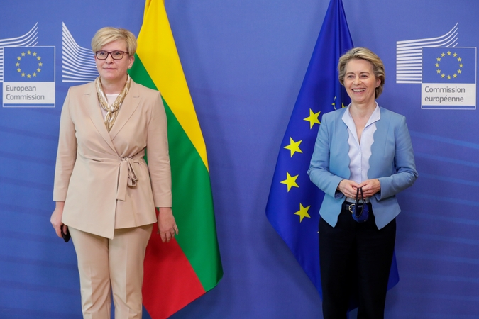 Ingrida Šimonytė (kairėje) ir Ursula von der Leyen