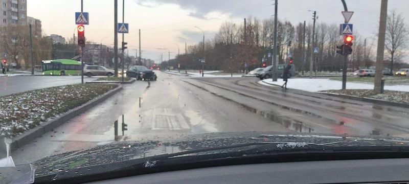 Kauniečiai perspėja apie avarijas ir spūstis