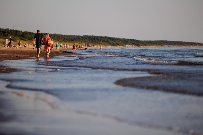Pakilo vandens temperatūra jūroje ir ežeruose: ar maudytumėtės?
