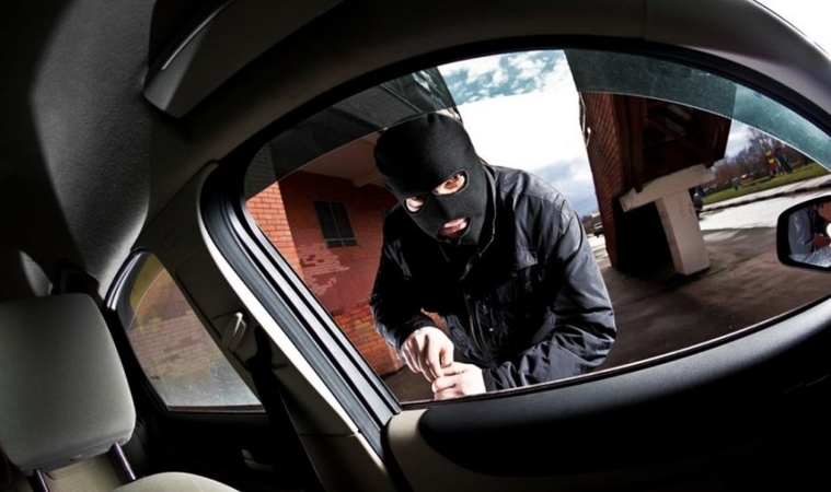 Sostinėje apvogti keturi automobiliai, žala – daugiau nei 7 tūkst. eurų