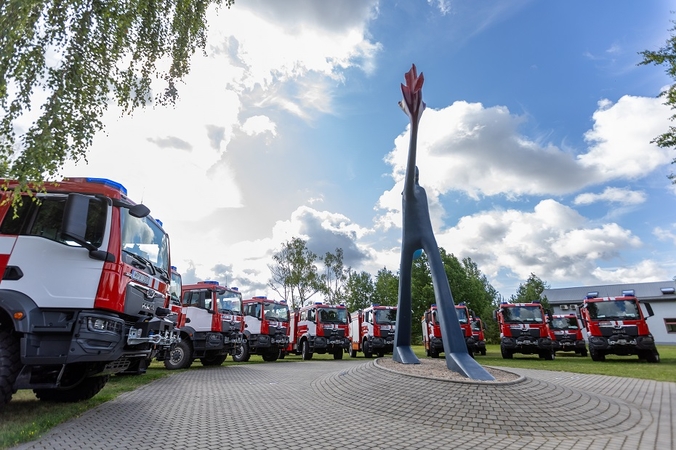 Ugniagesiams perduota 20 naujų automobilių, dar keliasdešimt atvyks rugsėjį