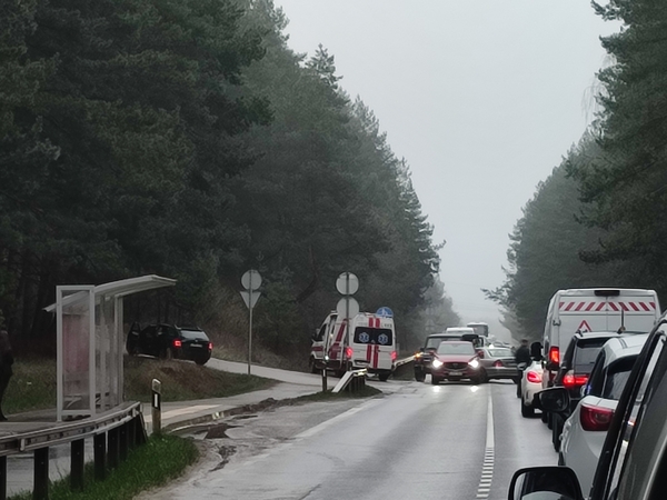 Domeikavoje – masinė avarija: į gydymo įstaigą išvežti keturi žmonės