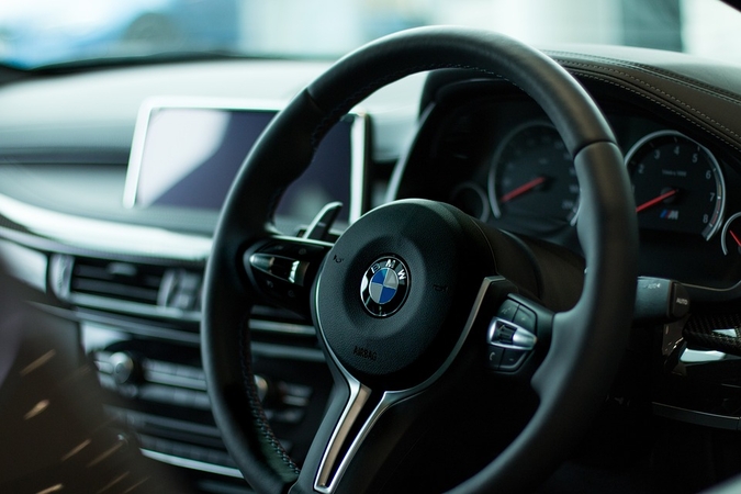 Sostinėje apvogti du automobiliai, žala siekia per 9 tūkst. eurų