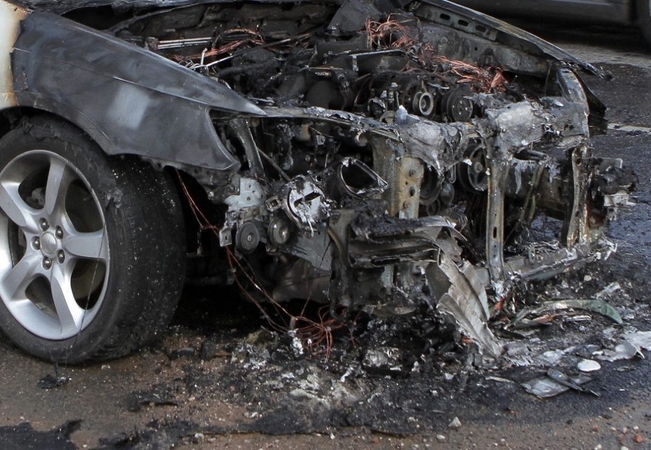 Pakaunėje siaučia automobilių padegėjas? 
