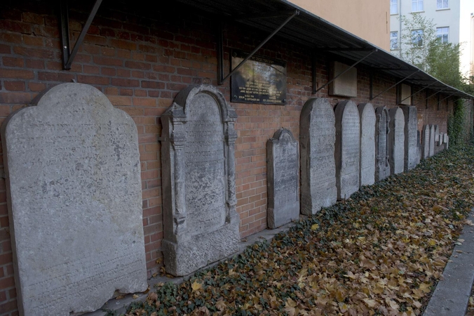 Vokietijoje žydų kapinės išniekinamos kas dvi savaites