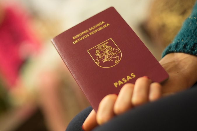 Privalomąjį referendumą dėl dvigubos pilietybės siūloma rengti kitais metais