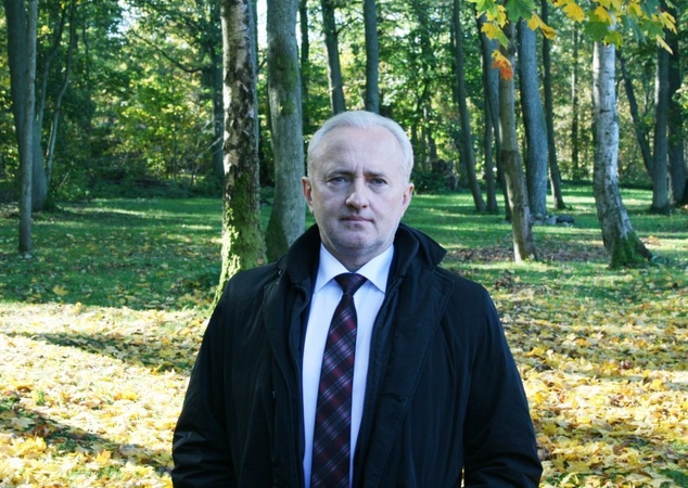 Neblaivus vairavęs buvęs LAT teisėjas A. Daugėla prašo nutraukti jo bylą