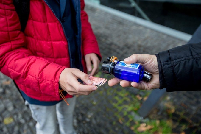 Įvardijo tikrąjį elektroninių cigarečių poveikį 