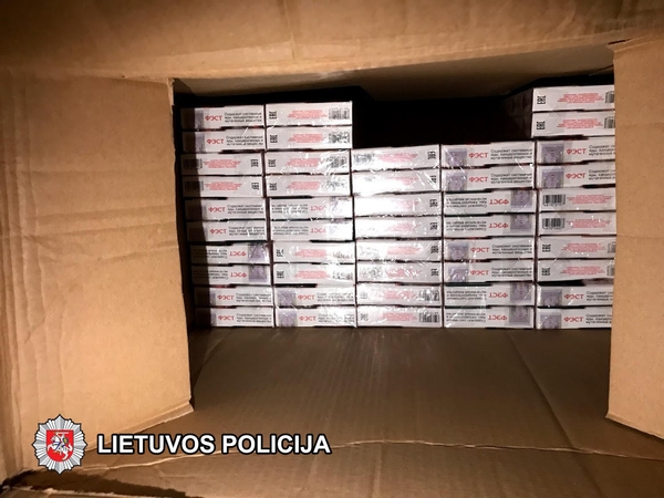 Sostinės pareigūnai sunaikino dar vieną kontrabandinių cigarečių tašką