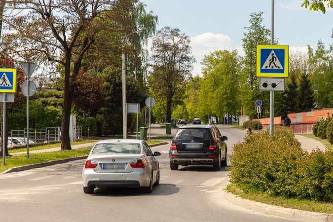 Kaunietis nerimauja dėl gresiančios nelaimės: vairuotojai mūsų nemato