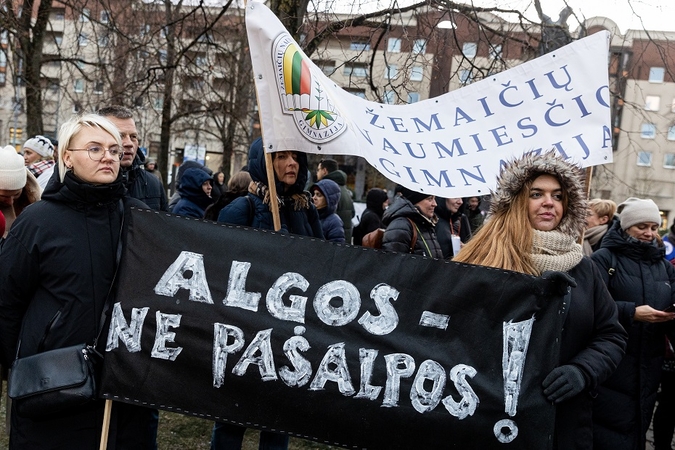 Valstybės kontrolė: vykdant įsipareigojimus dėl mokytojų atlyginimų gali tekti skolintis