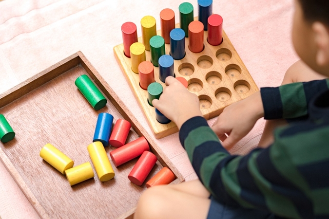 Paskirtis: per spalvas ir formas Montessori žaislai lavina vaiko smulkiąją motoriką, skatina kūrybiškumą.