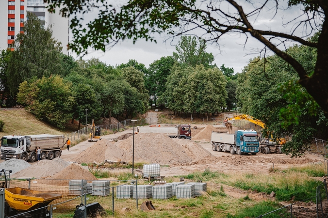 Kaune kuriamos naujos žaliosios erdvės: darbininkai pluša net keliuose parkuose