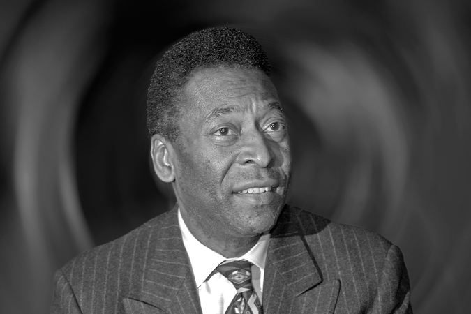 Mirė futbolo legenda Pele