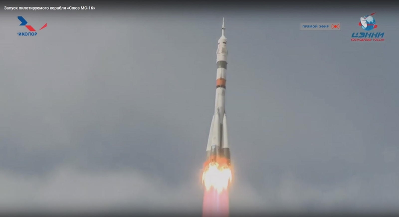 Laikantis beprecedenčių saugumo priemonių, į TKS pakilo trys kosmonautai