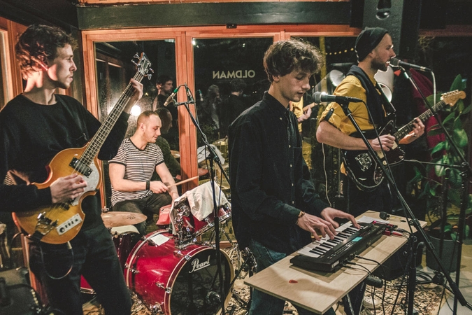 Grupė „Pilnatys“ pristato mini albumą: kuriant lietuviškai atrado tikrąjį balsą
