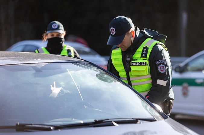 Klaipėdoje girtas vairuotojas važiavo tiesiai policininkams į glėbį