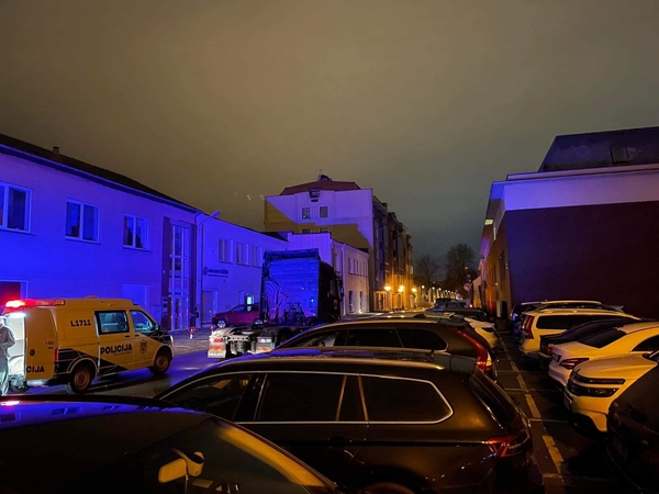 Klaipėdos kiemuose girtas vilkiko vairuotojas bandė ieškoti išvažiavimo