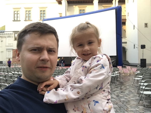 Po nelaimės trimetė iš naujo mokosi to, kas anksčiau pavykdavo be vargo
