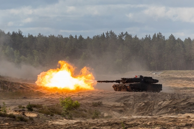 A. Anušauskas sako, kad Lietuva rinkosi tarp vokiškų, amerikietiškų ir Pietų Korėjos tankų
