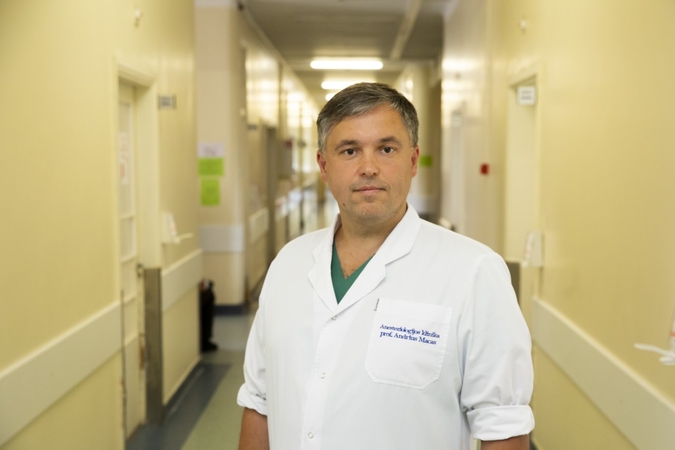Profesorius Andrius Macas