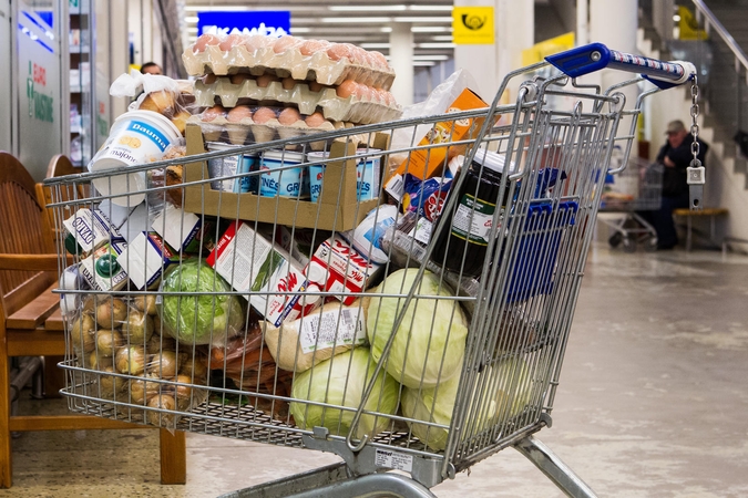 Prekybos centrų darbo laikas per šventes: kur geriau nevažiuoti